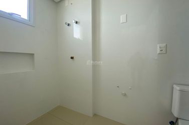 Apartamento &agrave; venda - 129m&sup2; - Meia Praia