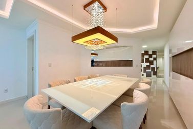 Apartamento &agrave; venda - 202m&sup2; - Meia Praia