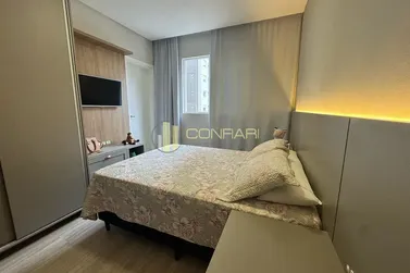 Apartamento &agrave; venda - 136m&sup2; - Meia Praia