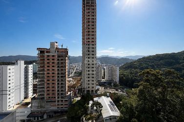 Apartamento &agrave; venda - 126m&sup2; - Pioneiros