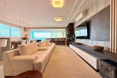 Apartamento &agrave; venda - 200m&sup2; - Meia Praia