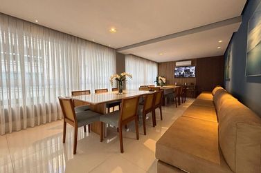 Apartamento &agrave; venda - 146m&sup2; - Meia Praia
