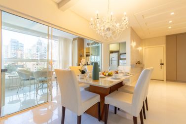 Apartamento &agrave; venda - 121m&sup2; - Meia Praia
