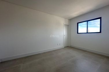 Apartamento &agrave; venda - 185m&sup2; - Meia Praia