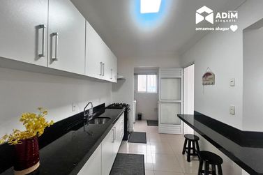 Apartamento para alugar - 130m&sup2; - Centro