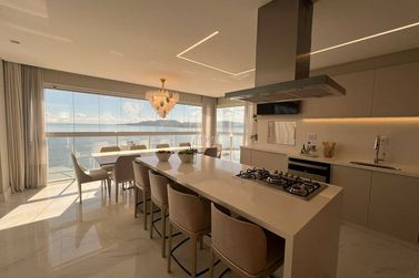 Apartamento &agrave; venda - Meia Praia