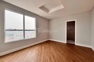 Apartamento &agrave; venda - 190m&sup2; - Meia Praia