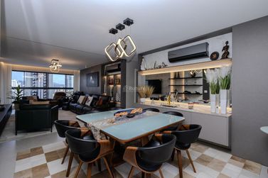 Apartamento &agrave; venda - 177m&sup2; - Centro