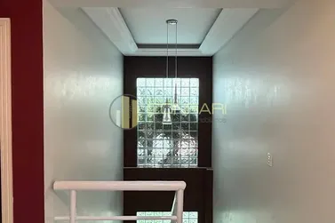 Casa para alugar - 300m&sup2; - Meia Praia