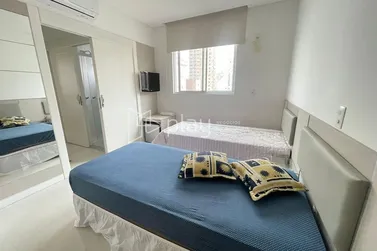 Apartamento &agrave; venda - 185m&sup2; - Meia Praia