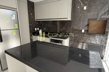 Apartamento &agrave; venda - 140m&sup2; - Meia Praia