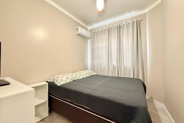 Apartamento &agrave; venda - 160m&sup2; - Meia Praia