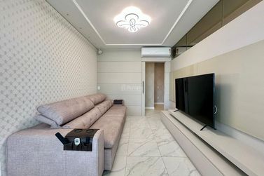 Apartamento &agrave; venda - 137m&sup2; - Meia Praia