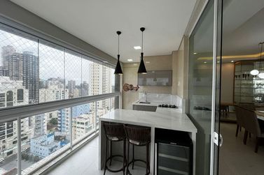 Apartamento &agrave; venda - 161m&sup2; - Meia Praia