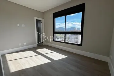 Apartamento &agrave; venda - 133m&sup2; - Centro