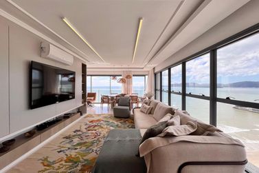 Apartamento &agrave; venda - 166m&sup2; - Meia Praia