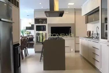 Casa &agrave; venda - 380m&sup2; - Meia Praia