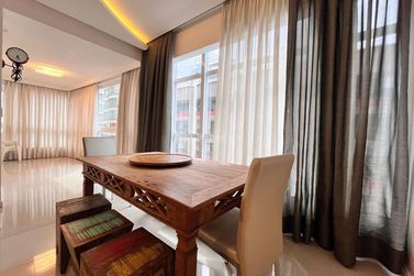 Apartamento &agrave; venda - 142m&sup2; - Meia Praia