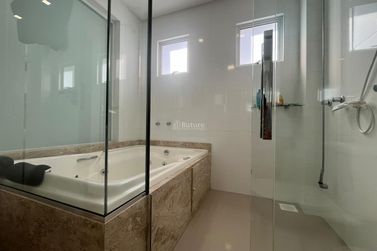 Apartamento &agrave; venda - 159m&sup2; - Meia Praia