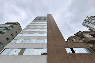 Apartamento &agrave; venda - 212m&sup2; - Meia Praia