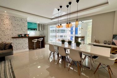 Apartamento &agrave; venda - 128m&sup2; - Meia Praia