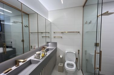 Apartamento &agrave; venda - 206m&sup2; - Meia Praia