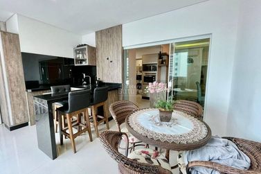 Apartamento &agrave; venda - Meia Praia