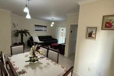 Apartamento &agrave; venda - 134m&sup2; - Meia Praia