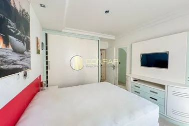 Apartamento &agrave; venda - 117m&sup2; - Meia Praia