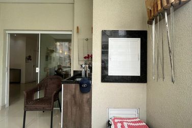Apartamento &agrave; venda - 118m&sup2; - Meia Praia