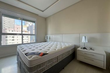 Apartamento &agrave; venda - 180m&sup2; - Meia Praia