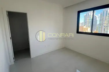 Apartamento &agrave; venda - 168m&sup2; - Meia Praia