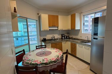 Apartamento &agrave; venda - 134m&sup2; - Meia Praia