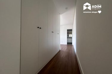 Apartamento para alugar - 125m&sup2; - Meia Praia