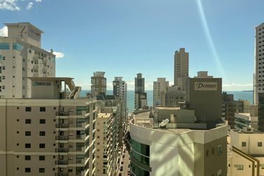 Apartamento &agrave; venda - 137m&sup2; - Meia Praia