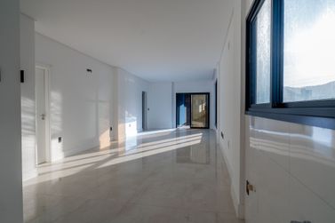 Apartamento &agrave; venda - 130m&sup2; - Meia Praia