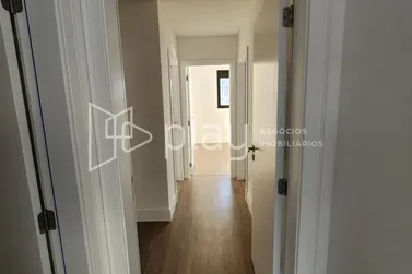 Apartamento &agrave; venda - 132m&sup2; - Meia Praia