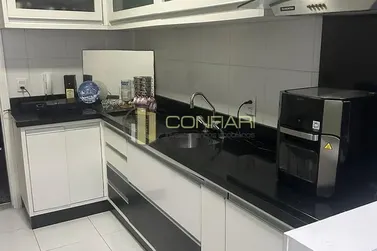 Apartamento &agrave; venda - 126m&sup2; - Meia Praia