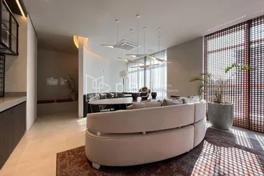 Apartamento &agrave; venda - 128m&sup2; - Meia Praia