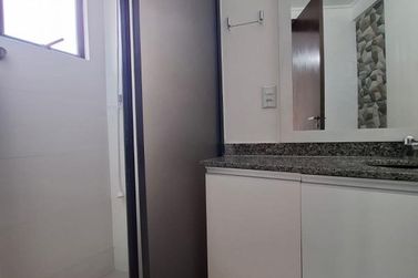 Apartamento para alugar - 140m&sup2; - Meia Praia