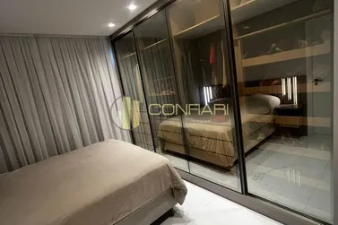 Apartamento &agrave; venda - 101m&sup2; - Meia Praia