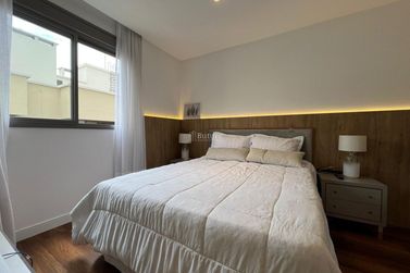 Apartamento &agrave; venda - 198m&sup2; - Meia Praia