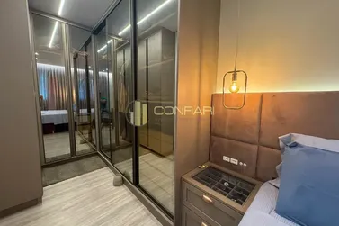 Apartamento &agrave; venda - 136m&sup2; - Meia Praia