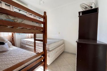 Apartamento &agrave; venda - 147m&sup2; - Meia Praia