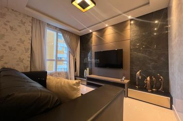 Apartamento &agrave; venda - 185m&sup2; - Meia Praia