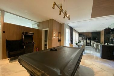 Apartamento &agrave; venda - 140m&sup2; - Meia Praia