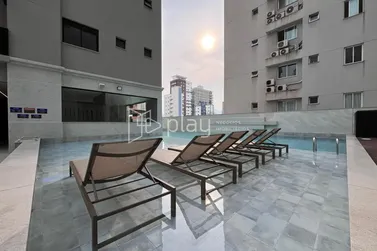Apartamento &agrave; venda - 132m&sup2; - Meia Praia