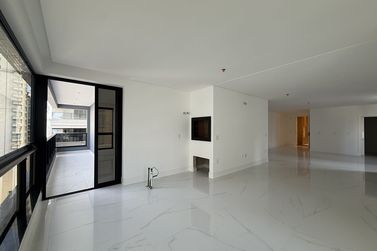 Apartamento &agrave; venda - 206m&sup2; - Meia Praia