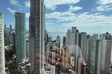 Apartamento &agrave; venda - 165m&sup2; - Centro