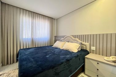 Apartamento &agrave; venda - 185m&sup2; - Meia Praia